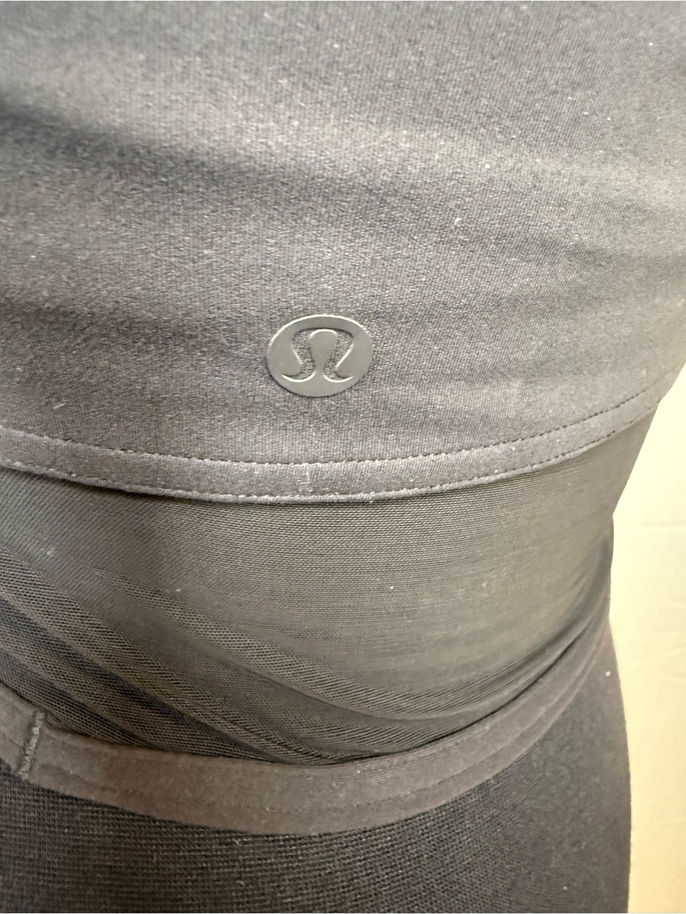 Lululemon Wunder Train Mesh Panel Tank Top Black Size 6 Cropped Built-in Bra - Picture 5 of 6